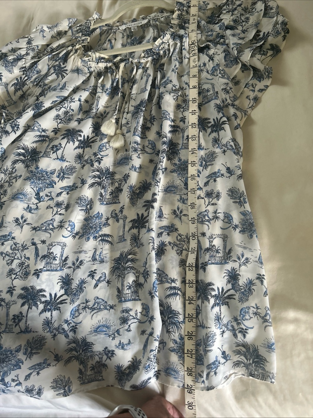 Rose & Olive White and Blue Botanical Tassel Flutter Sleeve Blouse - Picture 4 of 10